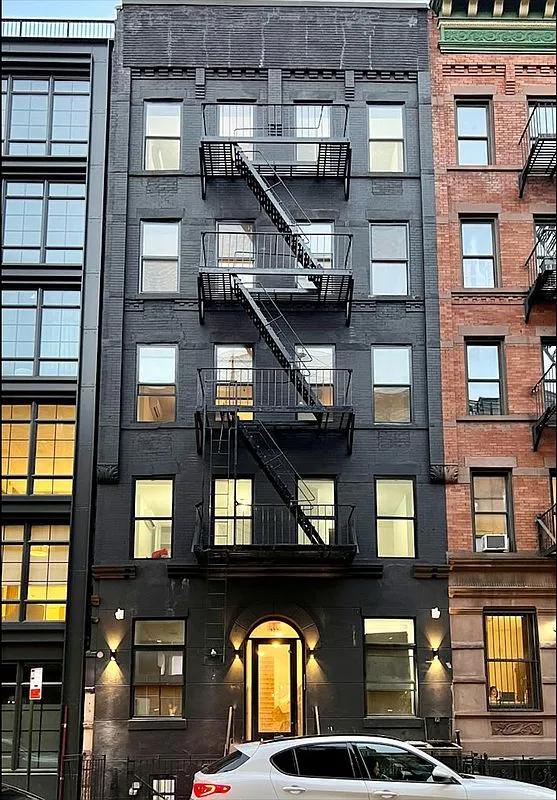 Manhattan 20-unit Multifamily | 100% Free-Market | 6.5% Cap Rate
