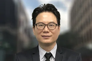 Warren Lee