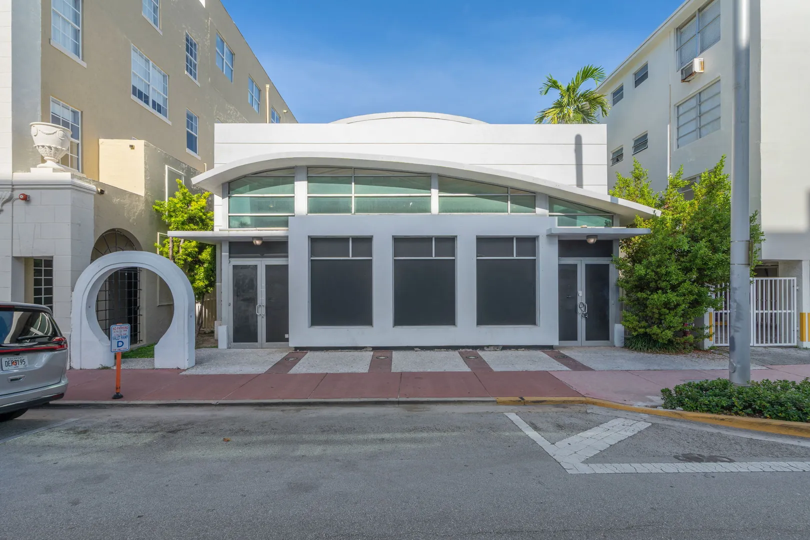 Freestanding Commercial Opportunity at 721 Collins Avenue