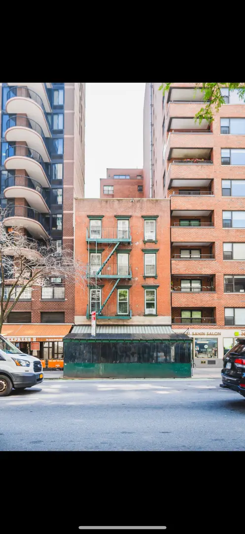 Mixed-Use Building Investment Opportunity at 1226 2nd Avenue