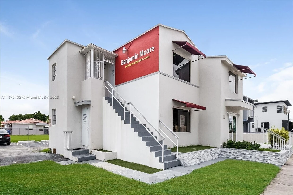 Commercial Office Building for Sale!