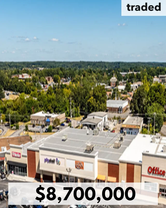 Holly Buchanan Of Katz & Associates Represents Buyer In $8.7M Sale Of Hallcrest Plaza In Dickson