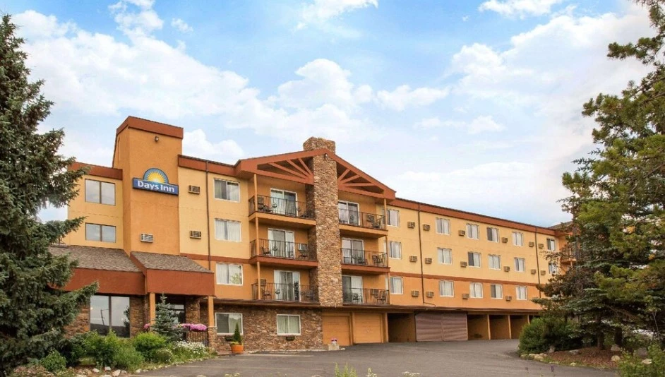 Former Days Inn Listed at 580 Silverthorne Lane