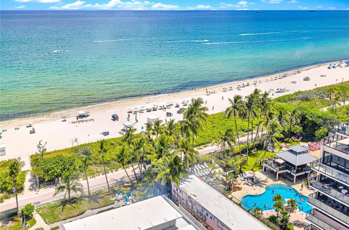 Miami Beach Condo at 5255 Collins Avenue Listed by Eszter Czafik