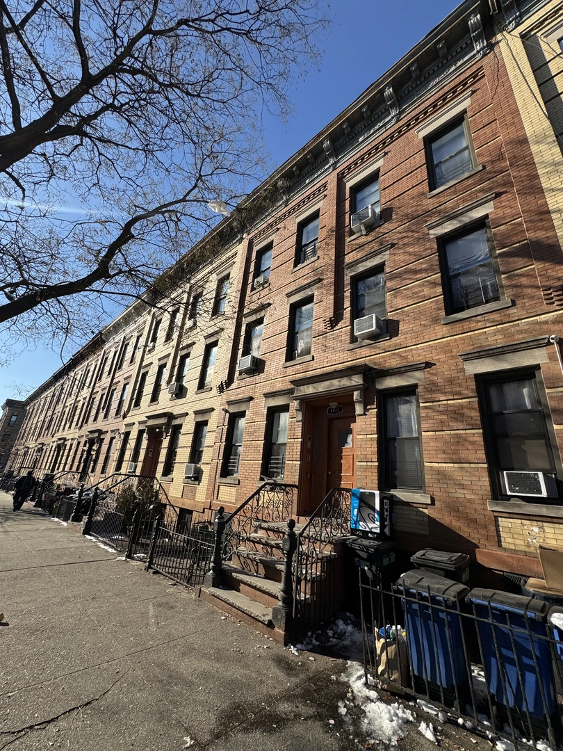 MultiFamily Investment Opportunity at 1717 Madison Street
