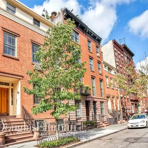 444 W 22ND STREET, LLC